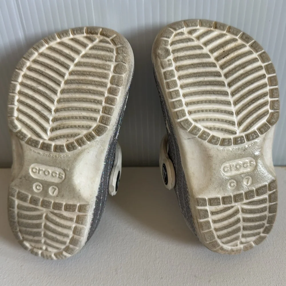 Crocs Kids Glitter Clogs - Silver. Size C7